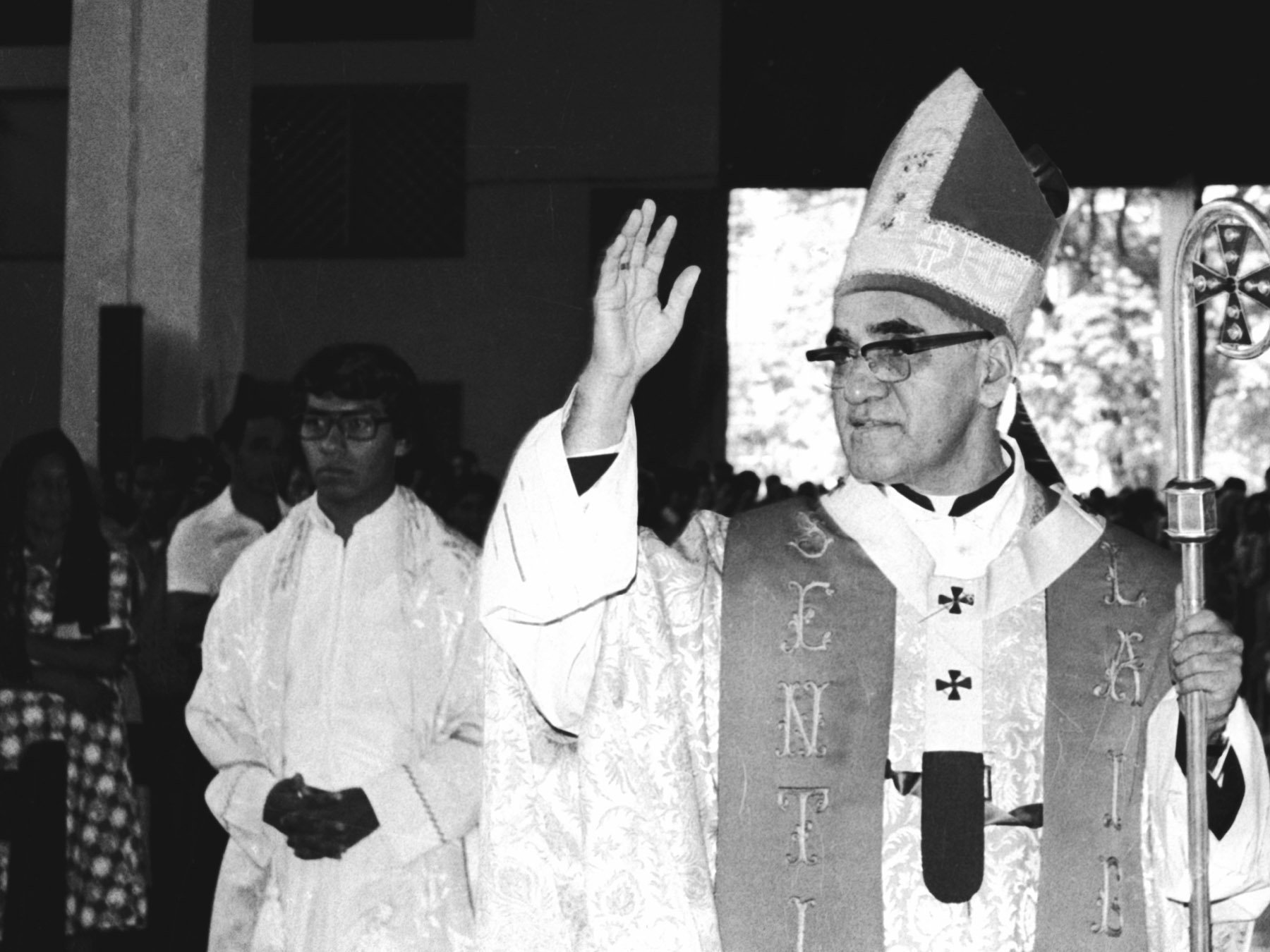 San Óscar Romero aparece en esta foto de archivo sin fecha. Su fiesta se celebra el 24 de marzo. (Foto CNS/Octavio Durán)